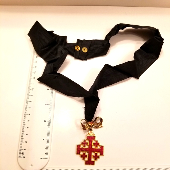 Lady of the Equestrian Order of the Holy Sepulchre of Jerusalem (LHS) medals set - Picture 6 of 16